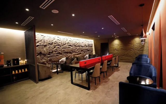 Saigon Travel Lounge