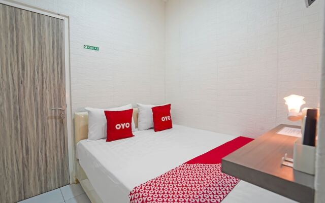 OYO Life 91727 Luxury Homestay Sidoarjo