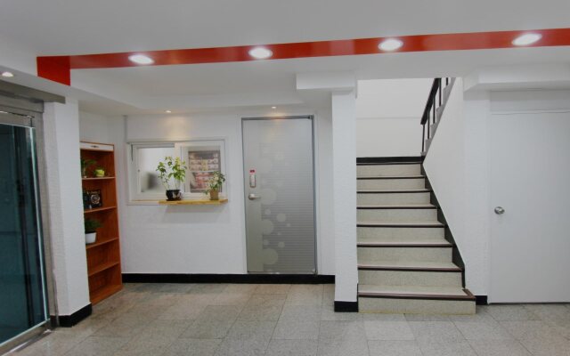 Seoul Tower Family Guesthouse