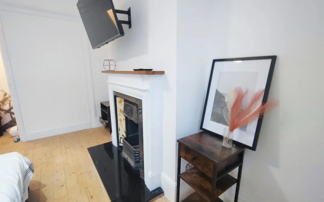 Charming 2-bed Apartment in London