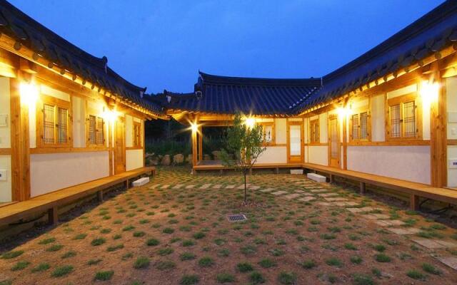 Gyeongju Hanok Pen Town Guesthouse