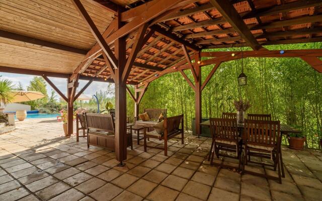 Cosy House With Spectacular Views and Private Pool