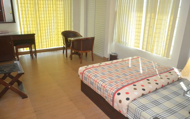 La Rose Hotel