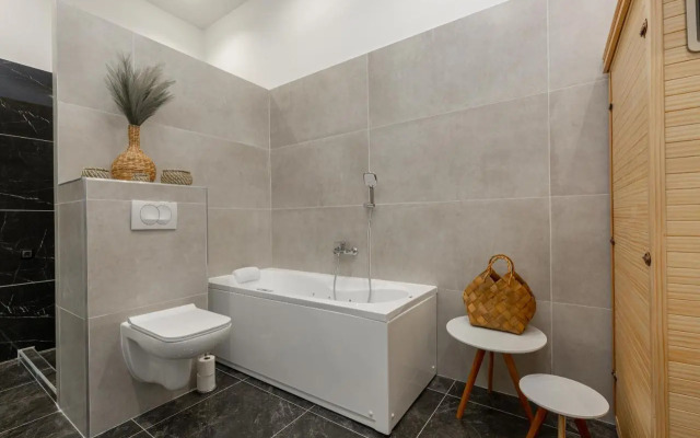 SUPER CENTRAL 2BR-2BT with Balcony&View&Sauna&Jacuzzi