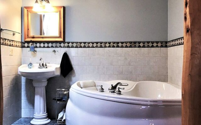 Black River Inn Bed and Breakfast