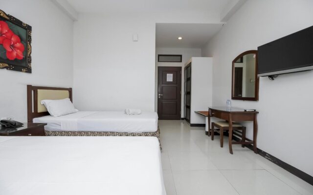Emia Hotel