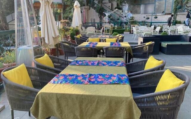 Hotel Mongas