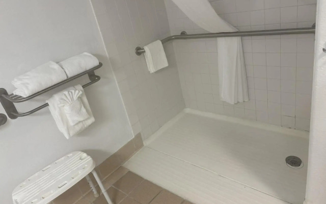 Quality Inn & Suites Lakewood - Denver Southwest