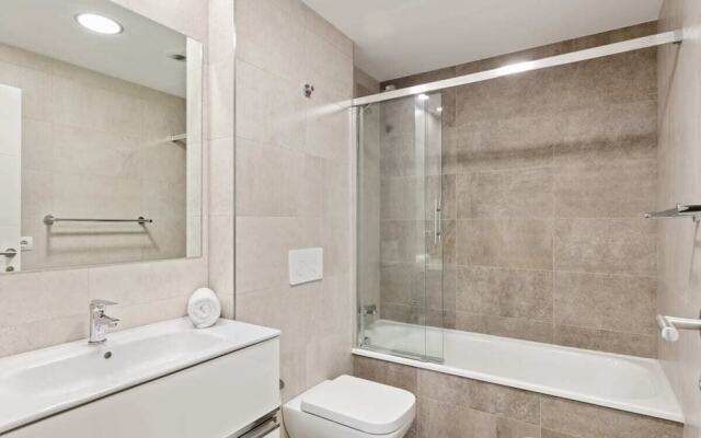 Stunning 2 Bed Apt, Sleeps 6 nr Adelfas