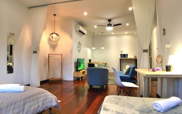 iBook7 - 2 Bedroom Gurney Studio Suite by iBook Homestay