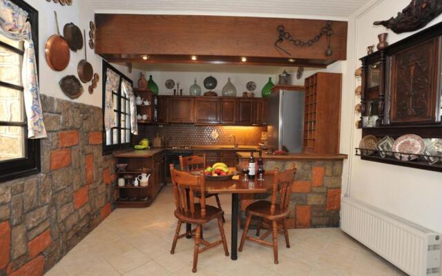 Corfu Green Paradise - Luxury Villa in Mistralatika, Kato Korakiana