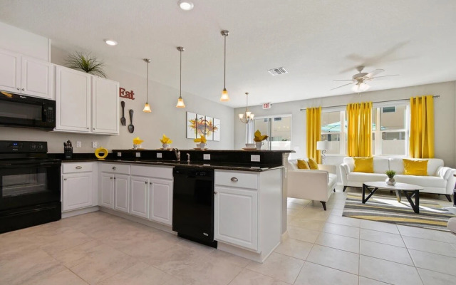 Four Bedrooms Townhome 5122