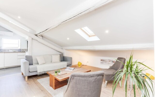 Wonderful 2 Bedrooms, Place de la Comédie