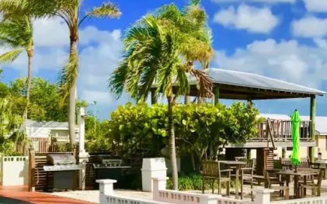 Harborside Motel & Marina