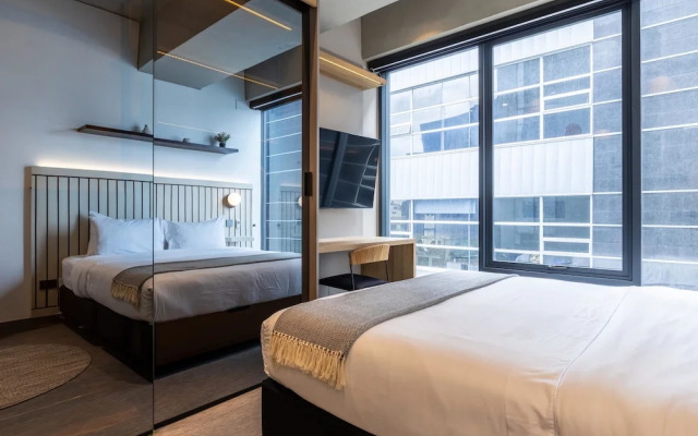 w Modern Loft in Unique Building