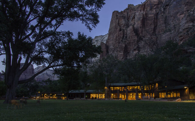 Zion Lodge