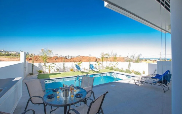 Villa Natasa AQ Ol25