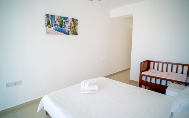 Spacious Three-Bedroom Apartment with Sea View A2