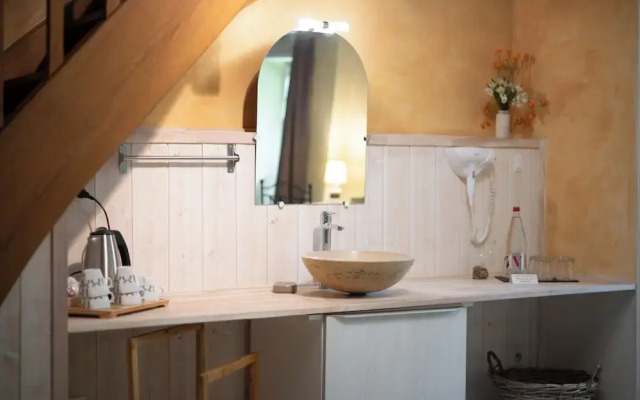 Logis Hôtel Domaine les Falaises