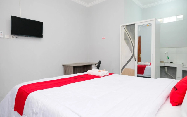 RedDoorz Syariah @ Joa Homestay Godean Sleman Yogyakarta – Guest Rooms – Sleman