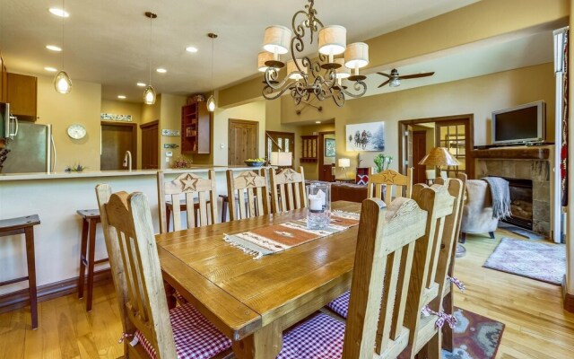 Highland Greens Comfort 3 Bedroom Townhouse by RedAwning