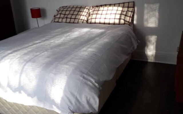 Homely 4-bed House in Manchester