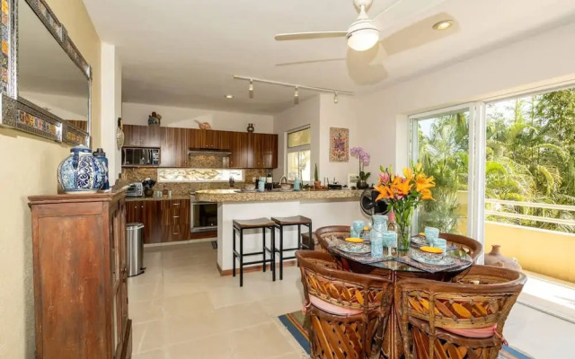 Sleeps 6 Views Beach 1 Block