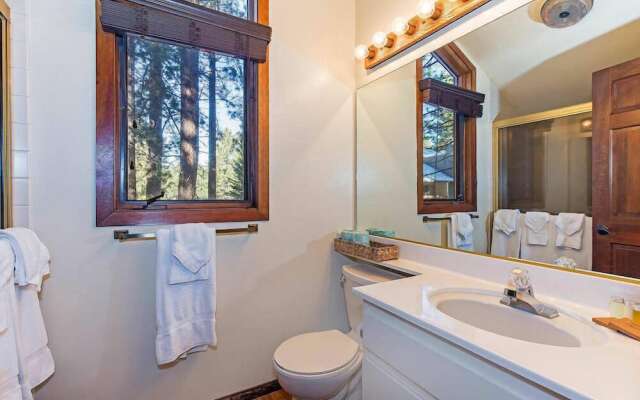 Winterset #18 - Shared Pool & Near Skiing!