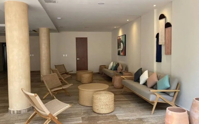 2 Br, Spacious, Great Located, Top Lx Amenities