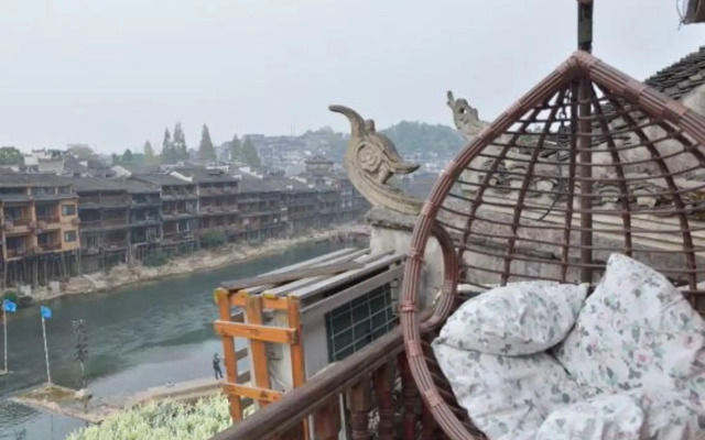 Border Town International Youth Hostel Fenghuang Ancient City Bar Street Branch