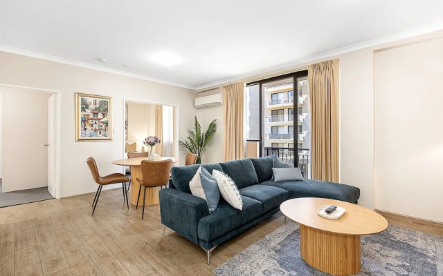 2bdr East Perth Getaway