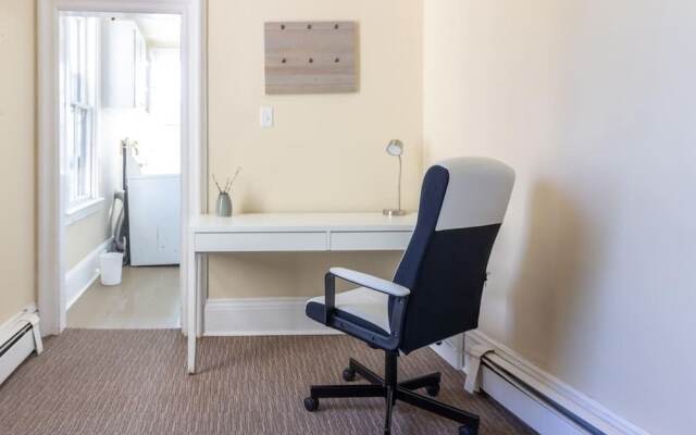 Cozy 3-bdrm in Uptown Saint John w Parking Coffee