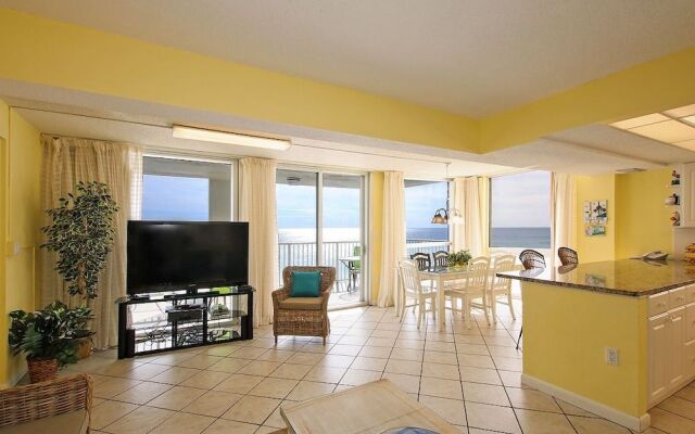 Shoreline 1051 Condo by RedAwning