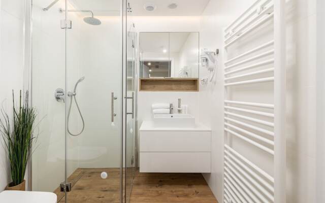 Sunny Coast Studio by Renters