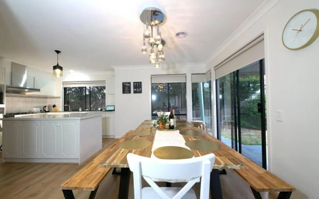 6 Bedrooms Contemporary Home Mill Park near SC