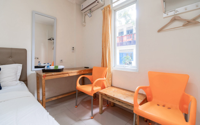 Urbanview Hotel Minongga Pondok Labu by RedDoorz
