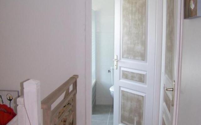 grande chambre lumineuse et spacieuse 22m2