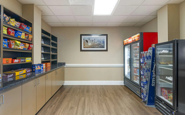 Comfort Inn & Suites