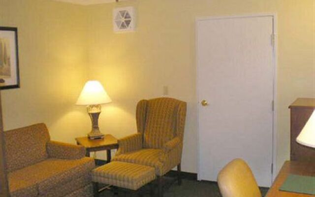 Country Inn & Suites Charleston