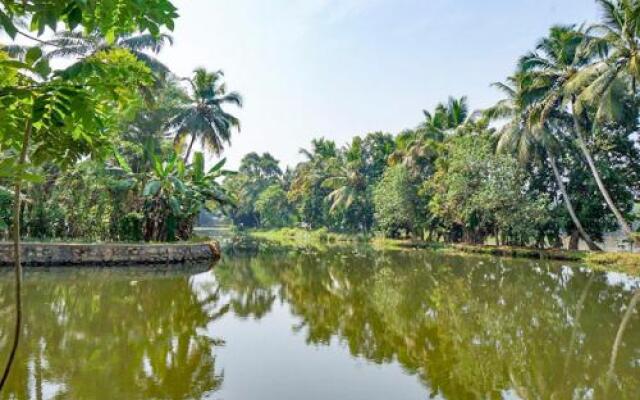 6 BHK Houseboat in Finishing Point, Alappuzha, by GuestHouser (C0B5)