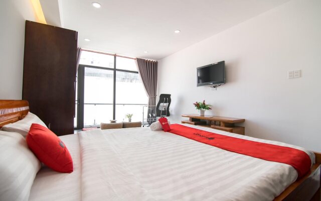 RedDoorz Plus near Hoang Van Thu Park 2