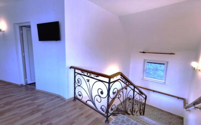 Brekner Private House