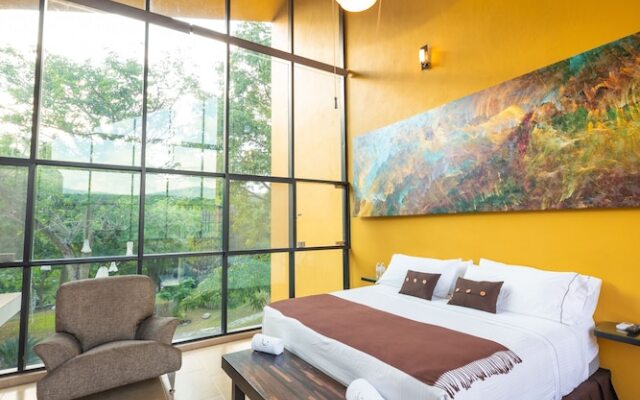 Casa Ave del Risco (Villa con río y cascada al interior)