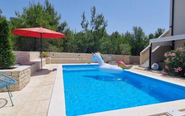 Nice apartment-house with POOL