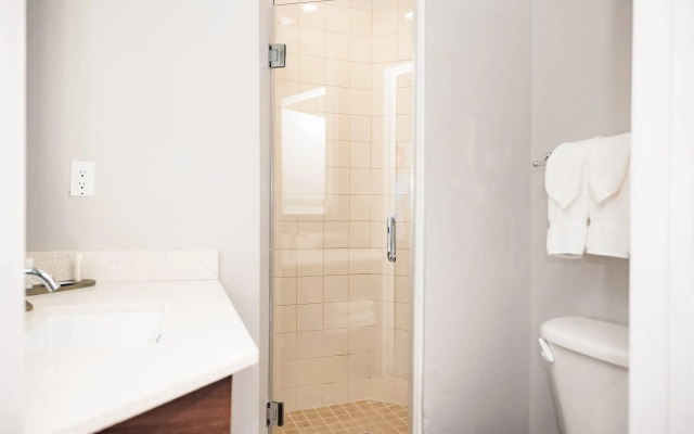 La Quinta Inn & Suites by Wyndham Tampa Central