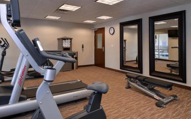 Holiday Inn Express & Suites Williams