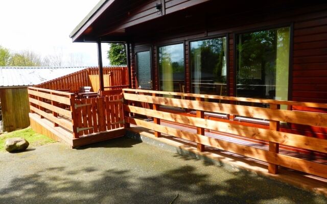 Birch Lodge 13 with Hot Tub