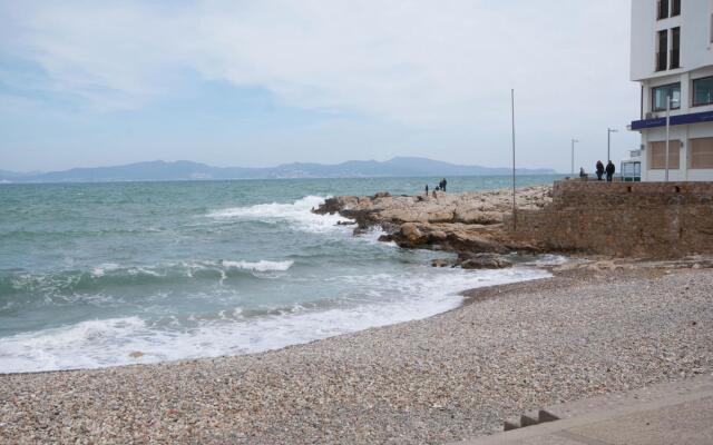 Luxury Apartment in L'Escala Catalonia with Beach Nearby