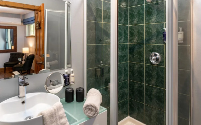 Sheridan House Inn - Adult Only