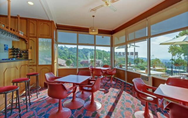 Village Family Motor Inn